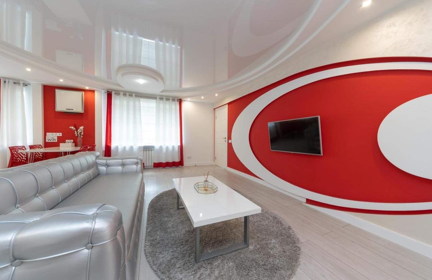 Flat24 On Lesi Ukrainki 3 Appartement Kiev Buitenkant foto
