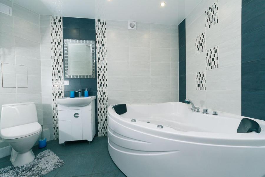 Flat24 On Lesi Ukrainki 3 Appartement Kiev Buitenkant foto